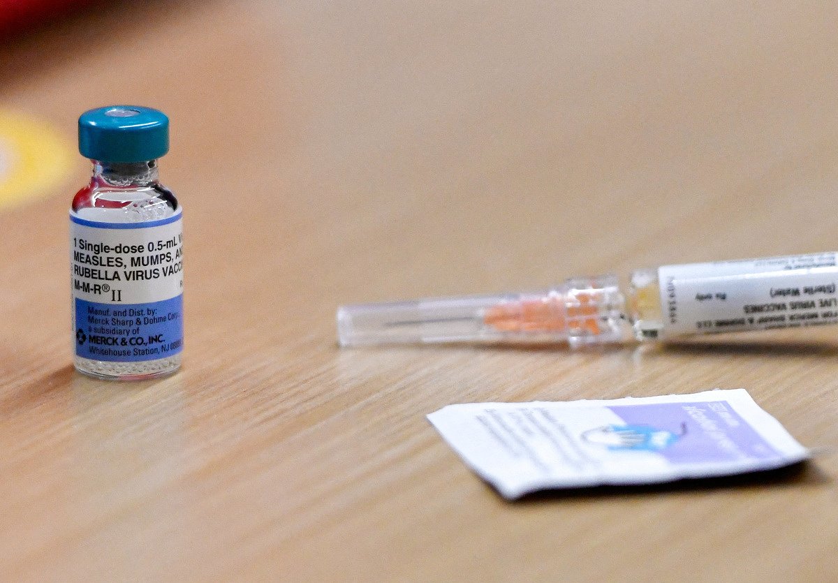 Americans trust vaccines, school mandates, rejecting Trump agenda, Reuters/Ipsos poll finds
