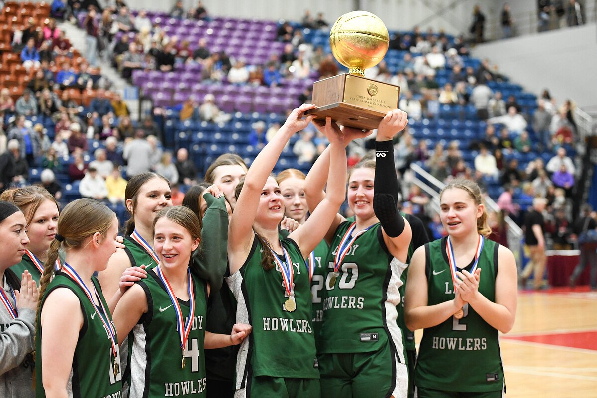Penobscot Valley girls win back-to-back Maine state championships 
