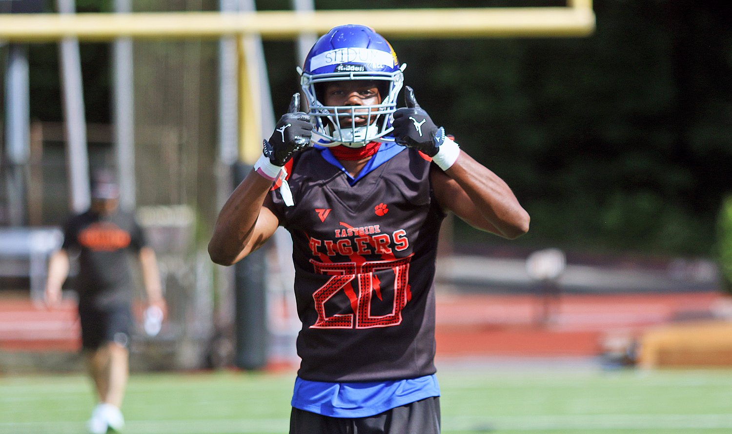 Dontae Stidum Jr. proud to represent 2 schools, honor late friend at Les Schwab Bowl