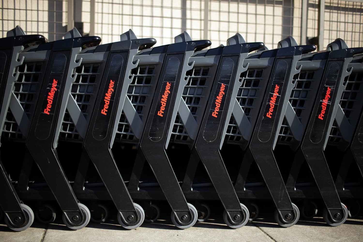 Kroger is doubling down on a controversial price tag technology, including in Oregon