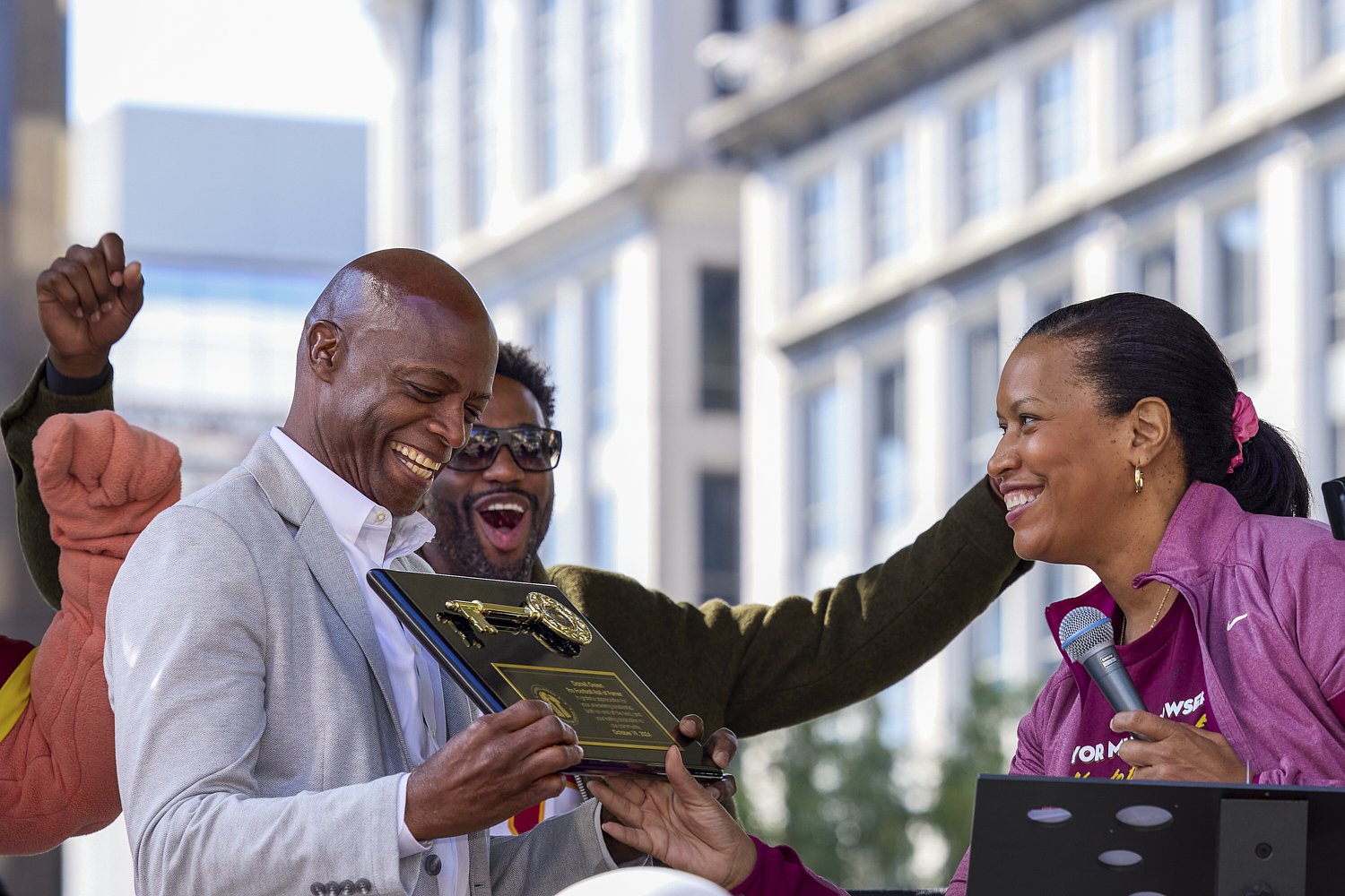 Darrell Green honored for 20-year legendary career, philanthropy with D C. Key to the City
