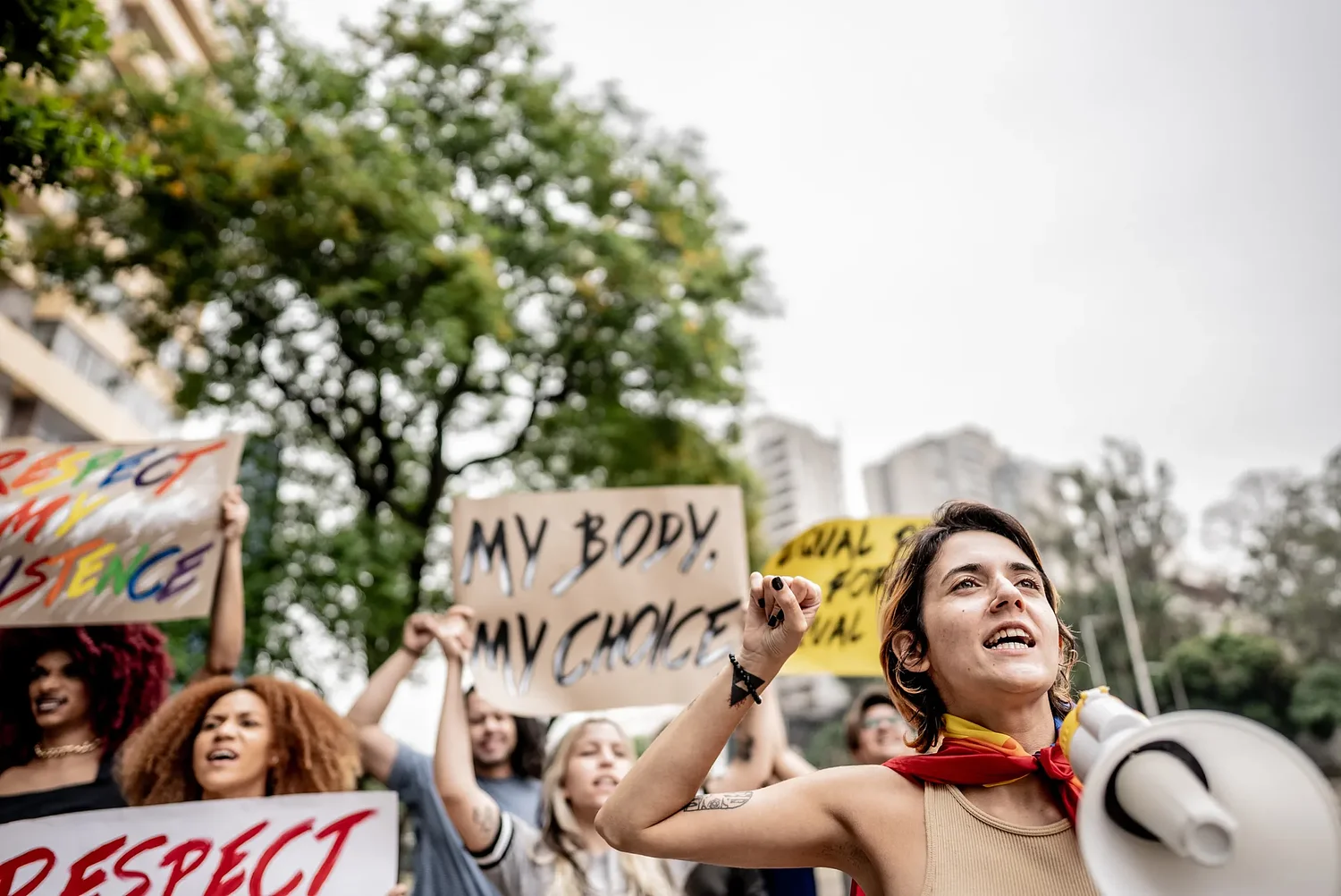 Medidas sobre el aborto pasan en siete de 10 estados