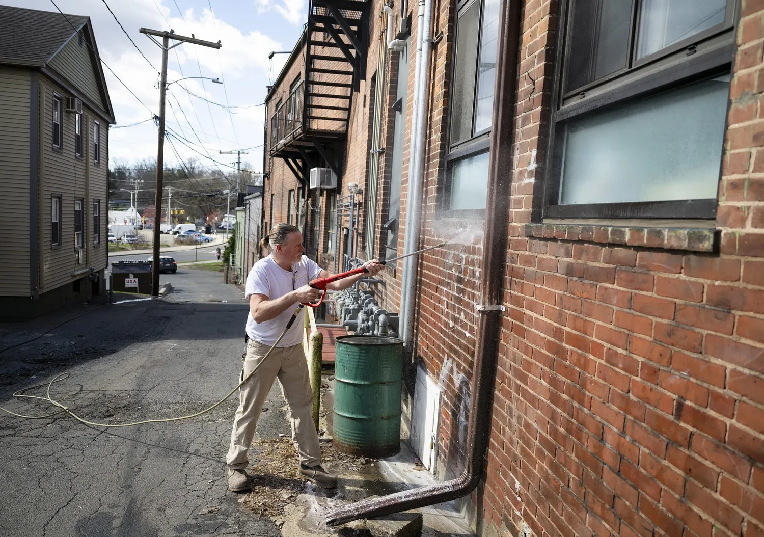Photos: Cleaning up Paradise City