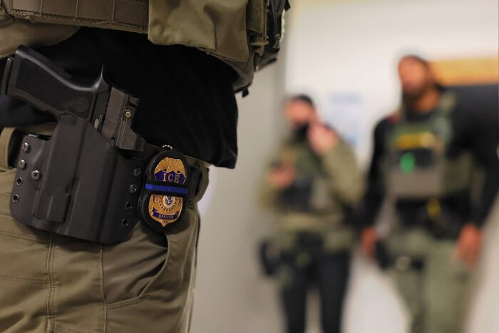 Bipartisan Oregon lawmaker duo seek to ban mask-wearing by law enforcement