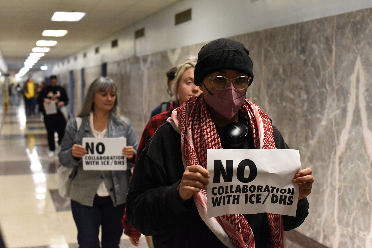Protesters opposed to ICE temporarily shut down City Council meeting