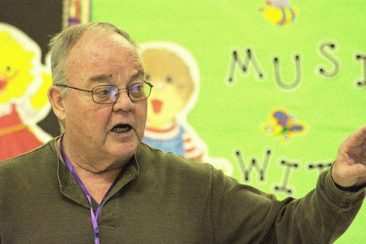 Maine author teaches kids about writing through Allagash tales