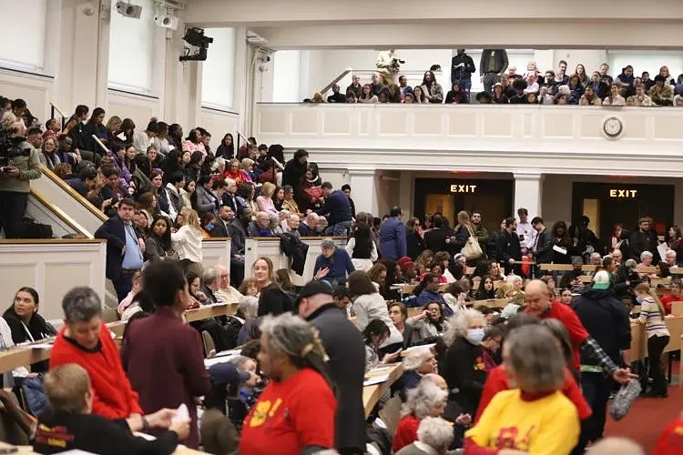 Seeking protections, immigrants and supporters flood State House