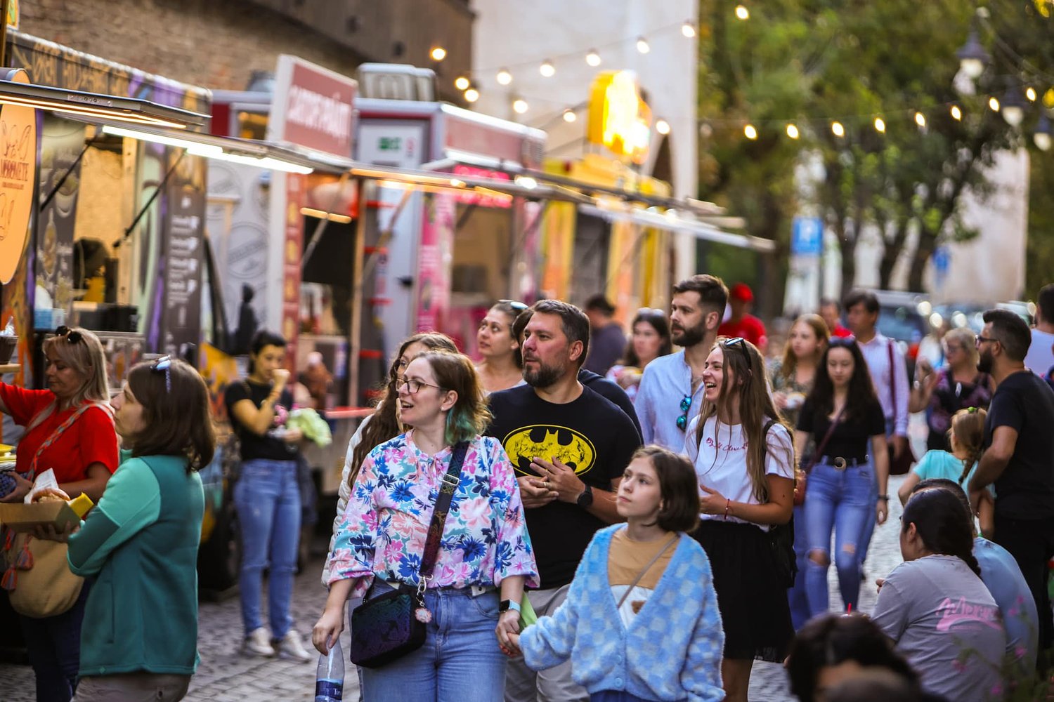 Sibiul trăiește un weekend plin: Foodie cucerește Piața Schiller, SCAF colorează orașul, dar nu ratați nici celelalte evenimente