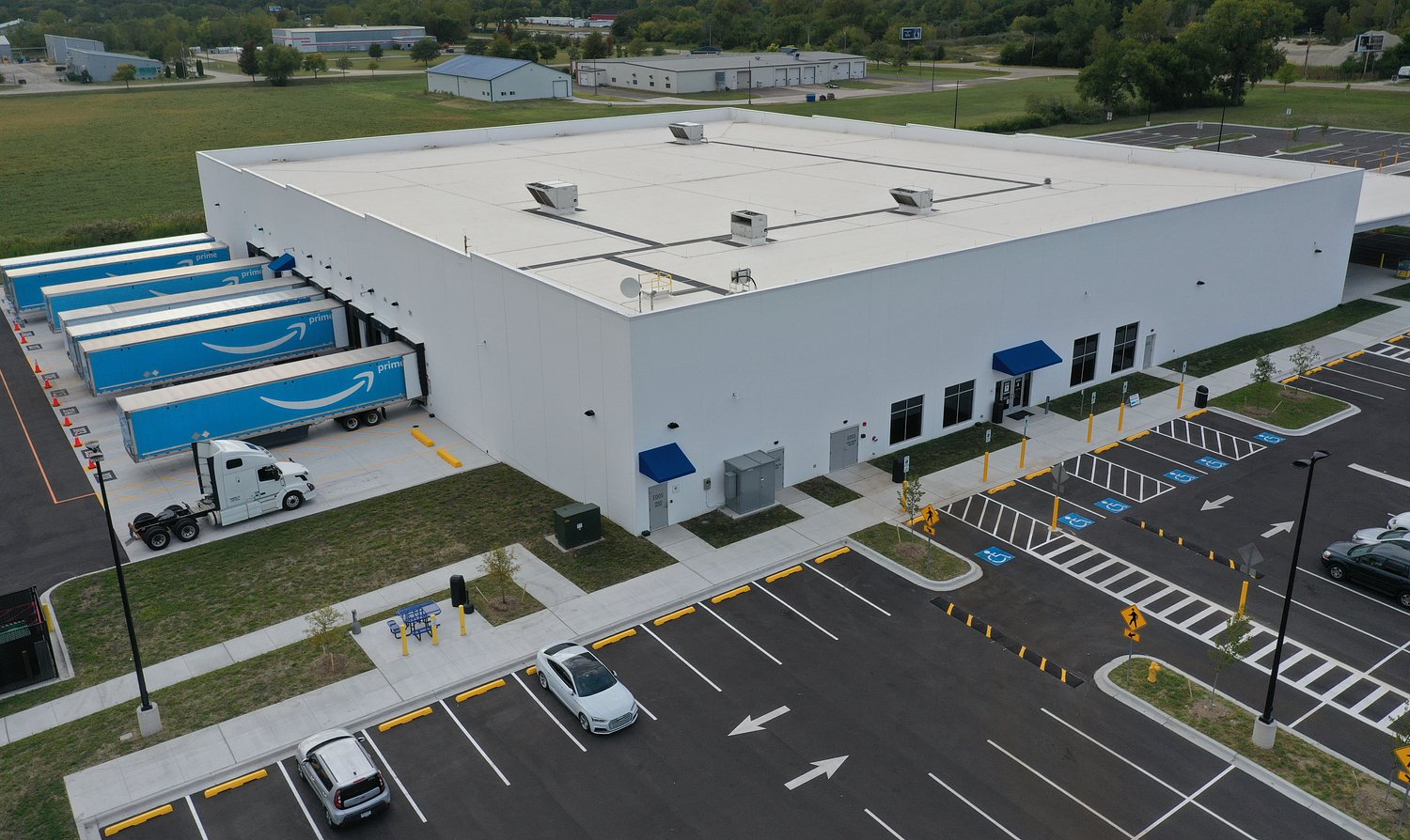 Amazon’s 51K-square-foot, last-mile facility opens in Ottawa