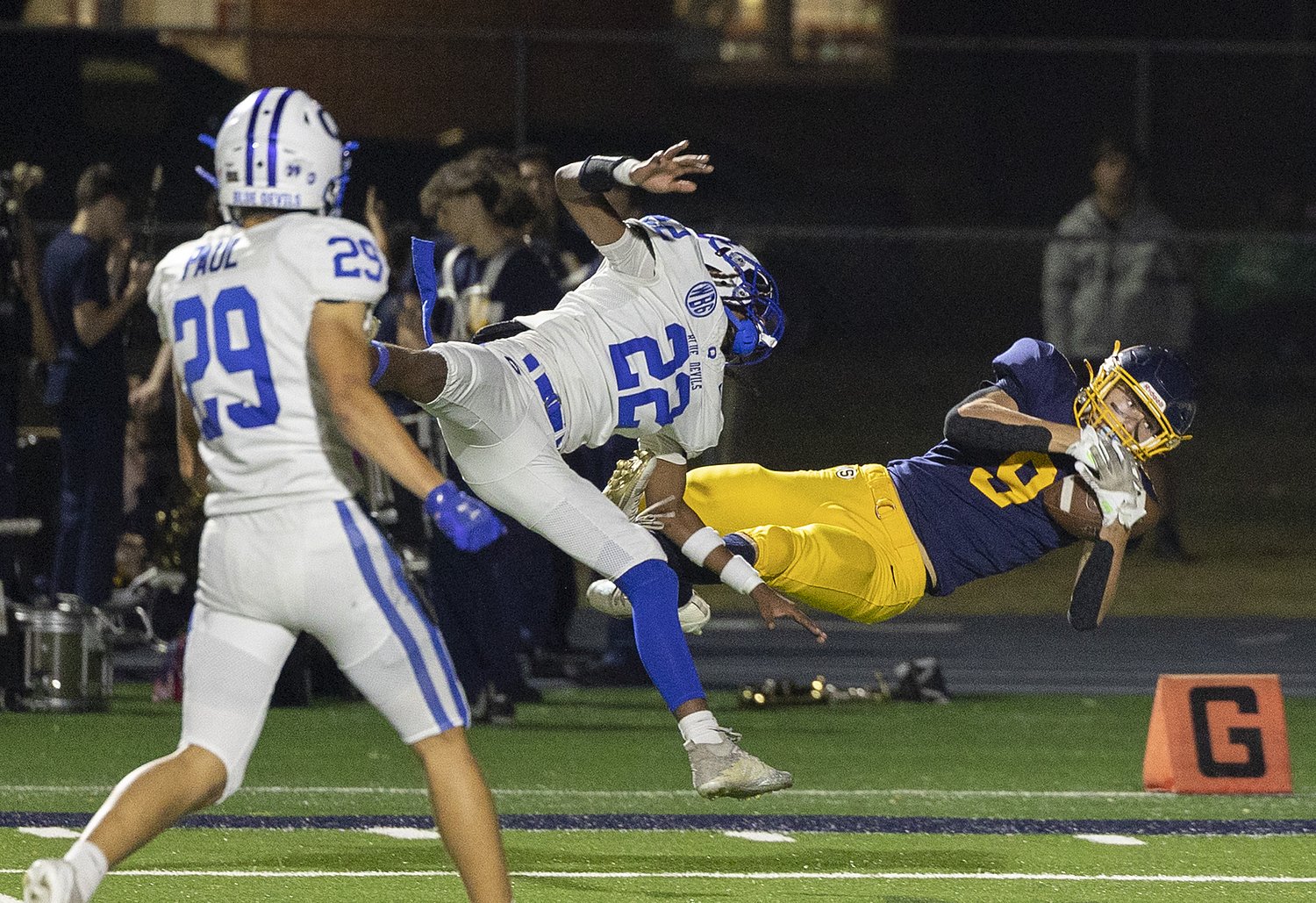 Sterling pulls away from Quincy in WB6 win