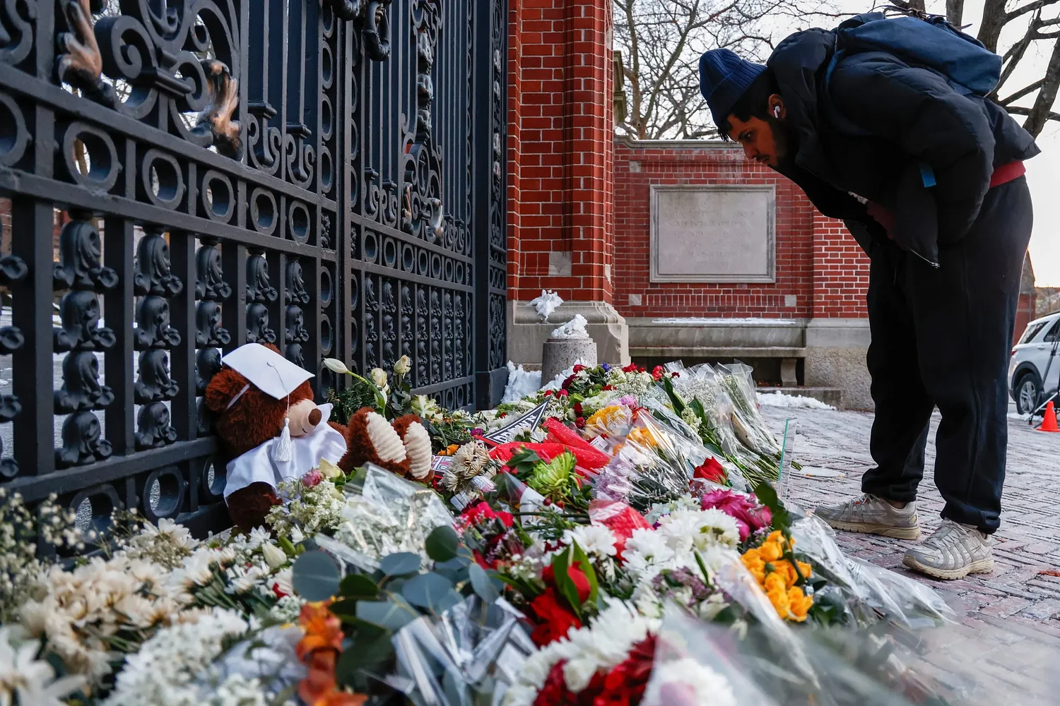 Brown University shooting leaves students, community frustrated with official response