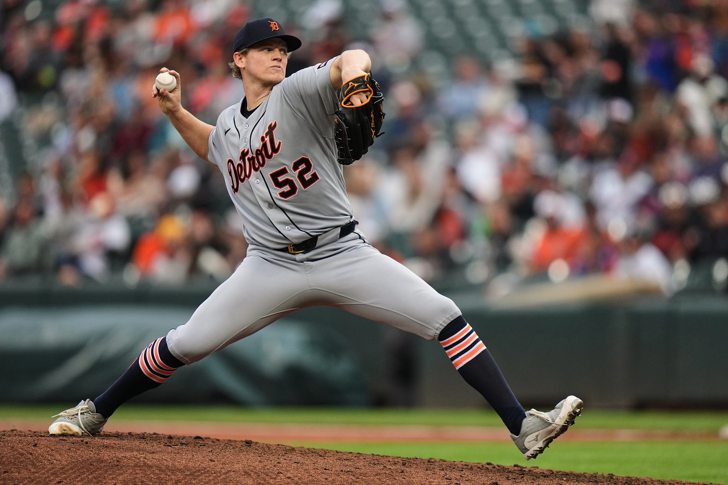 Tigers starting pitcher scratched due to back tightness before game