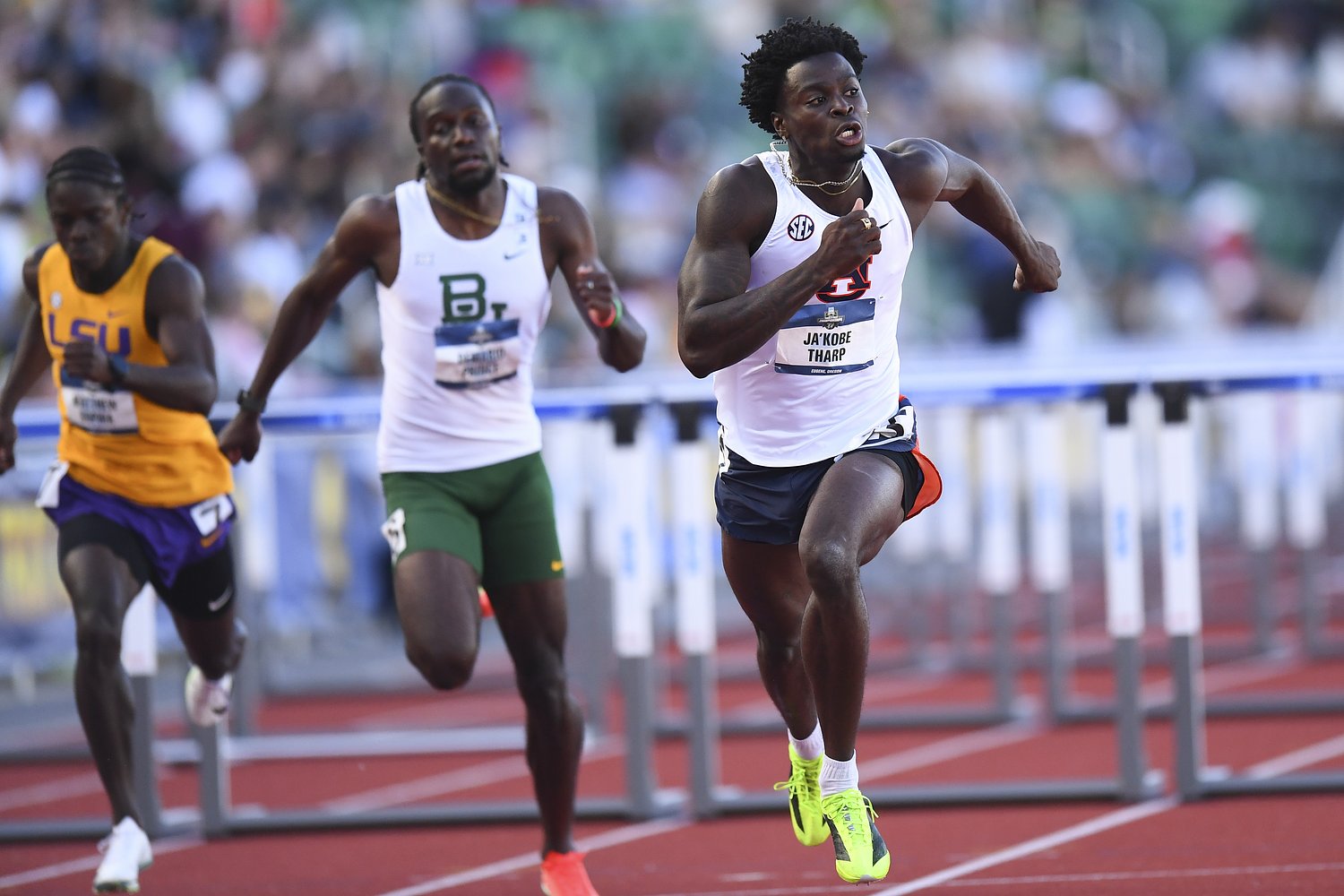 An Oregon freshman is the Ducks’ first NCAA champion in 44 years in this event