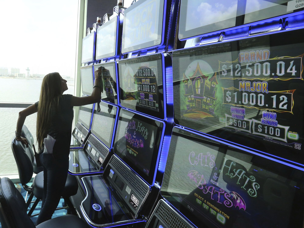 Bills would take gambling jackpots from  deadbeat parents as Mississippi remains last in child support  