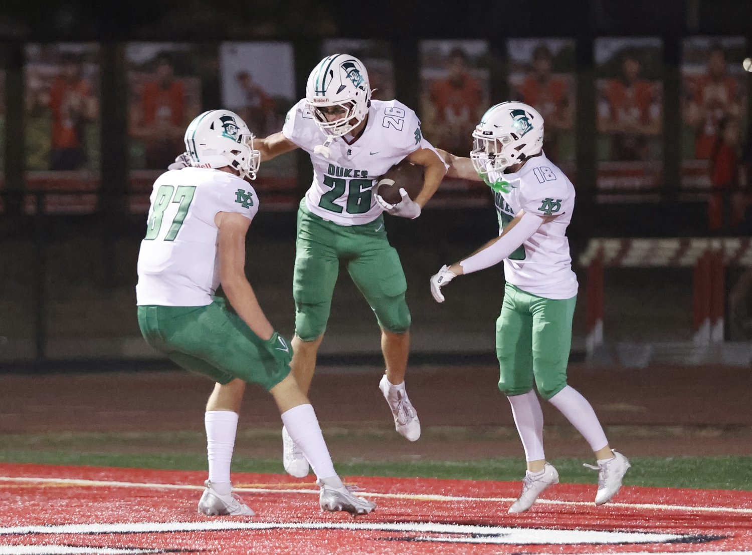 York’s Henry Duda scores 3 TDs, goes over 300 total yards in win against Hinsdale Central