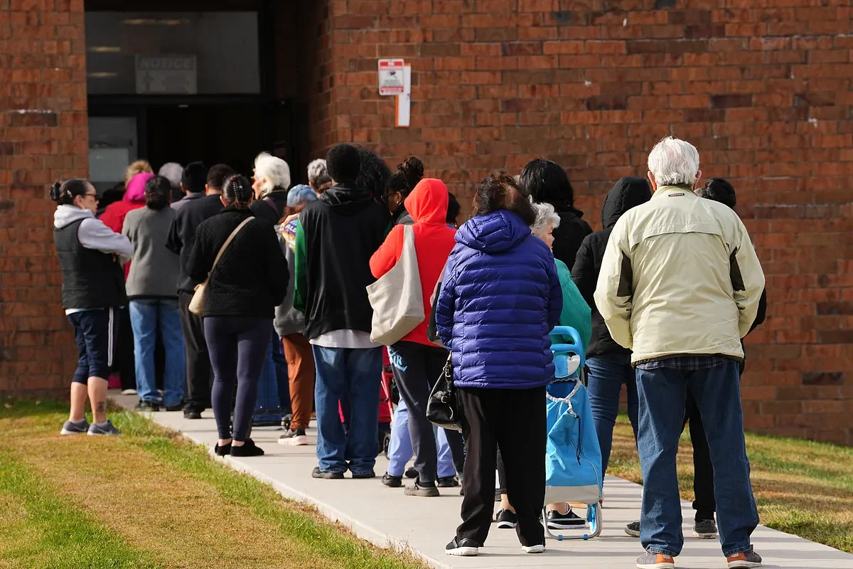 Supreme Court issues emergency order to block full SNAP food aid payments