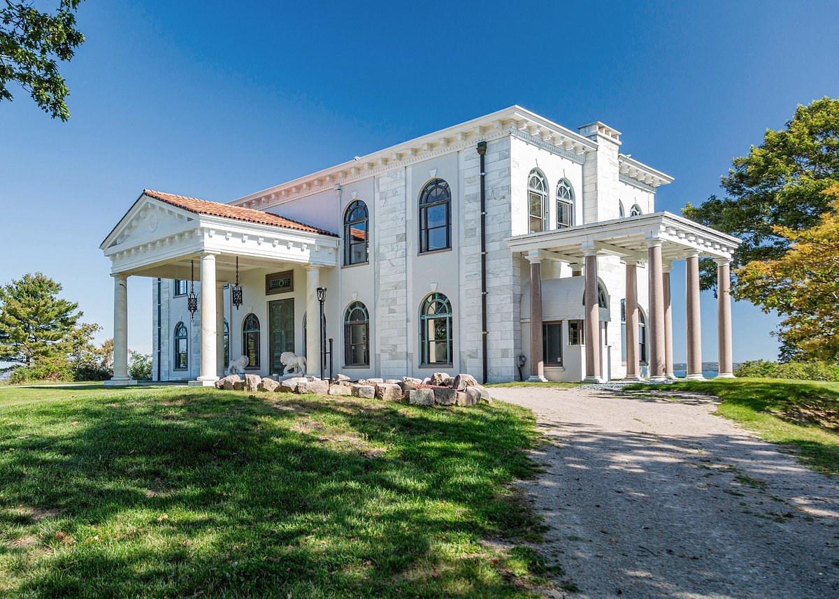 Hilltop mansion in Bar Harbor sells for more than $4M