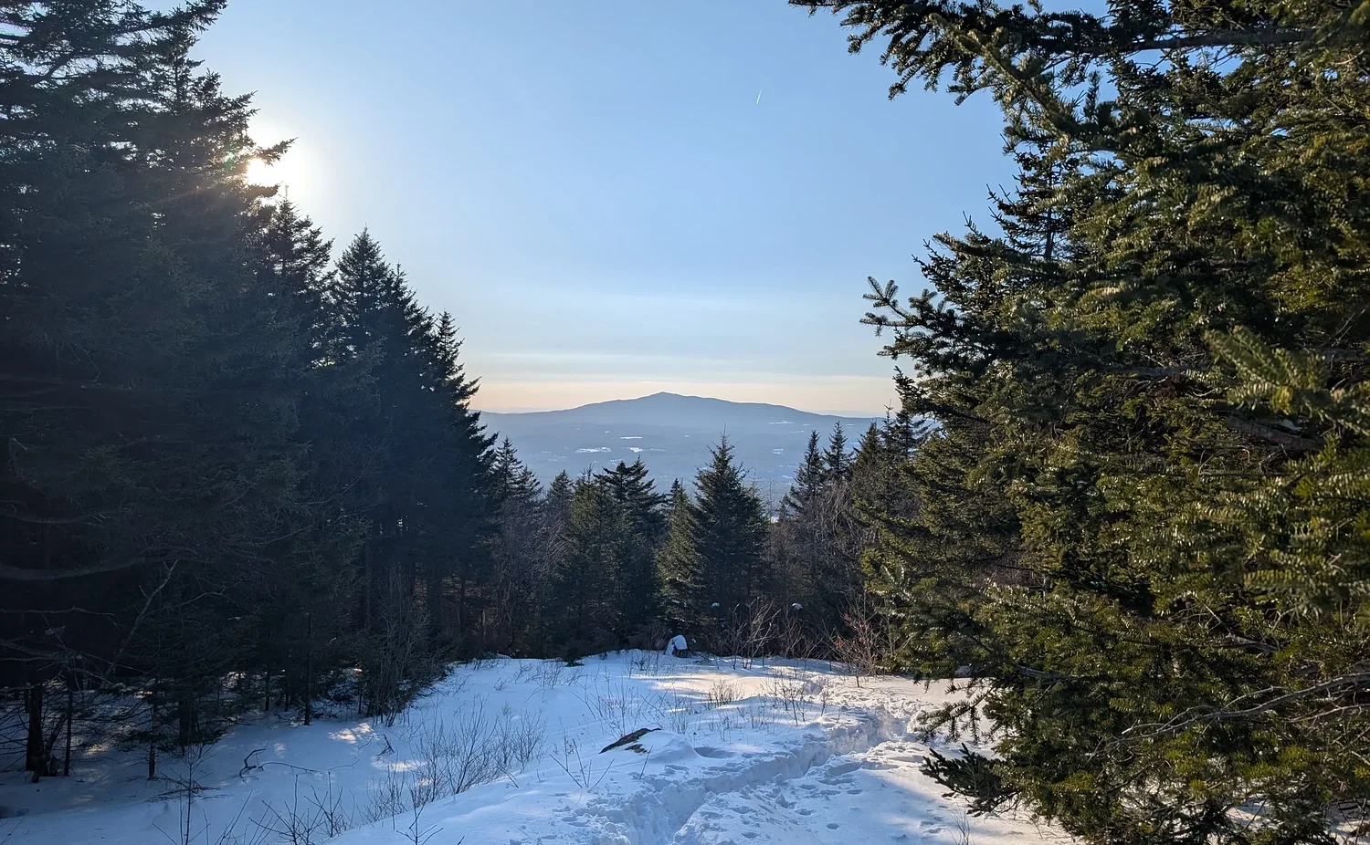 Hiker disoriented in fog on Mount Monadnock finds way with rescuers' help