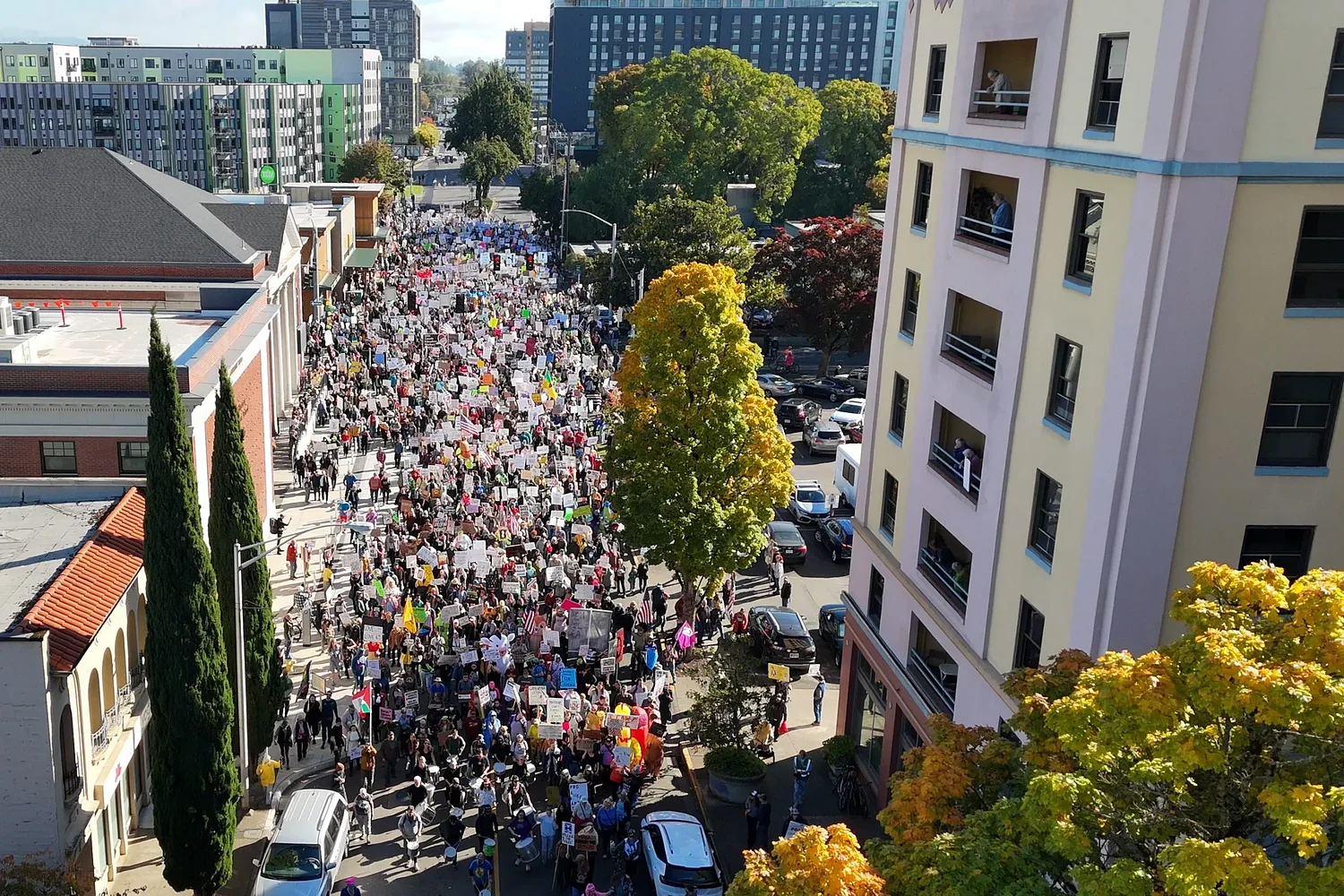 Second Eugene ‘No Kings’ demonstration draws thousands of participants, remains peaceful