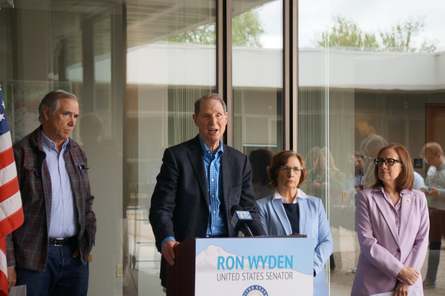 Oregon’s congressional Democrats slam U.S. Postal Service rules that would require state to hand over voter info