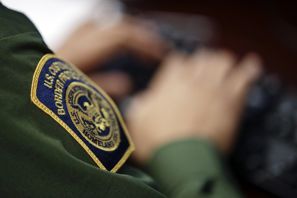 Judge rules federal agents violated rights of workers who fled them in Bethel