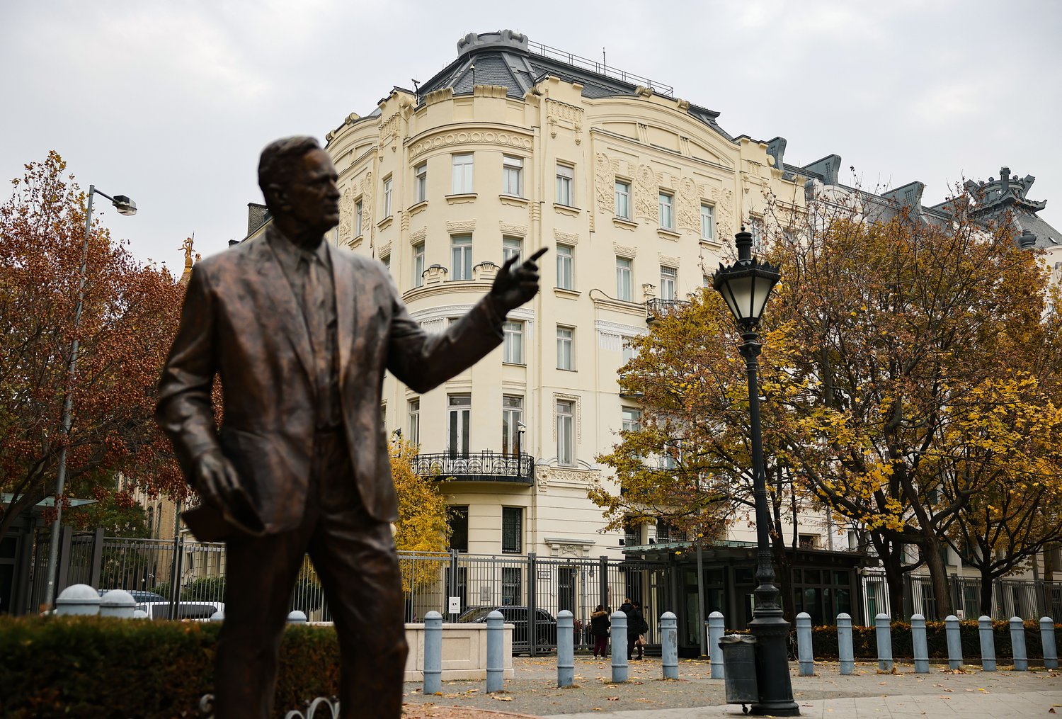 The Orthodox Jewish GOP donor vying to be U.S. ambassador to Hungary