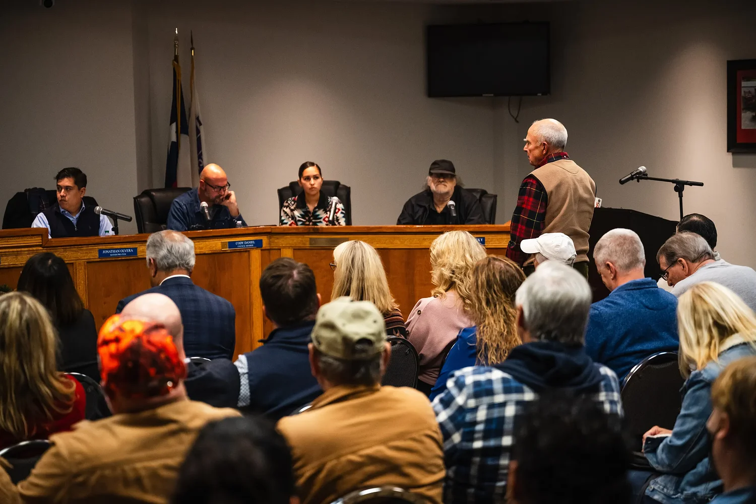Tensions high with neighbors, city of Waco as Lacy Lakeview moves data center deal along