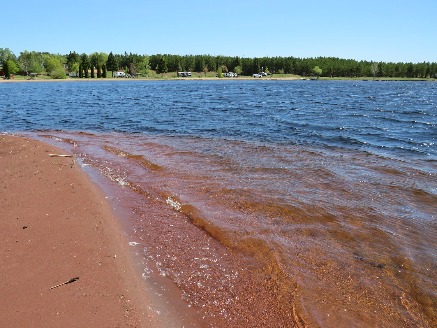 Mining waste cleanup begins in polluted Upper Peninsula lake