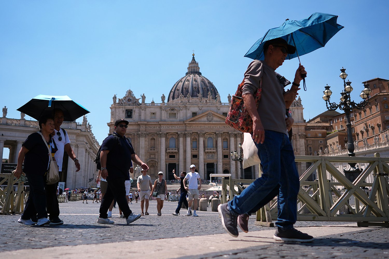 Pope Leo to convene cardinals to rethink war and peace in the age of AI