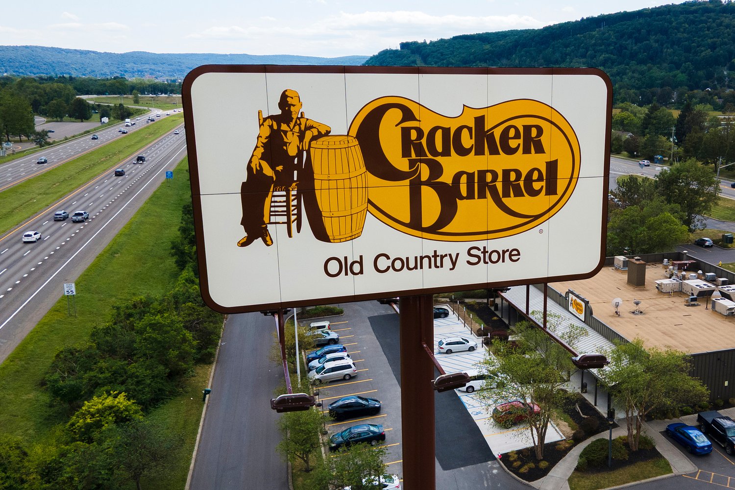 Cracker Barrel gives update on efforts to bring back diners after logo debacle