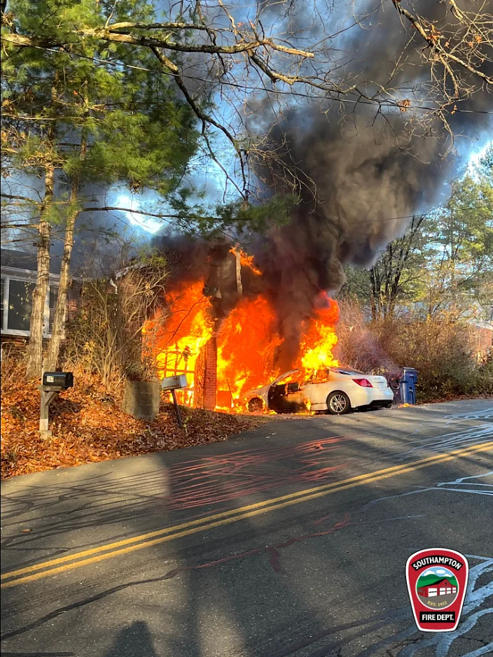 Southampton fire displaces 4 residents, 8 cats