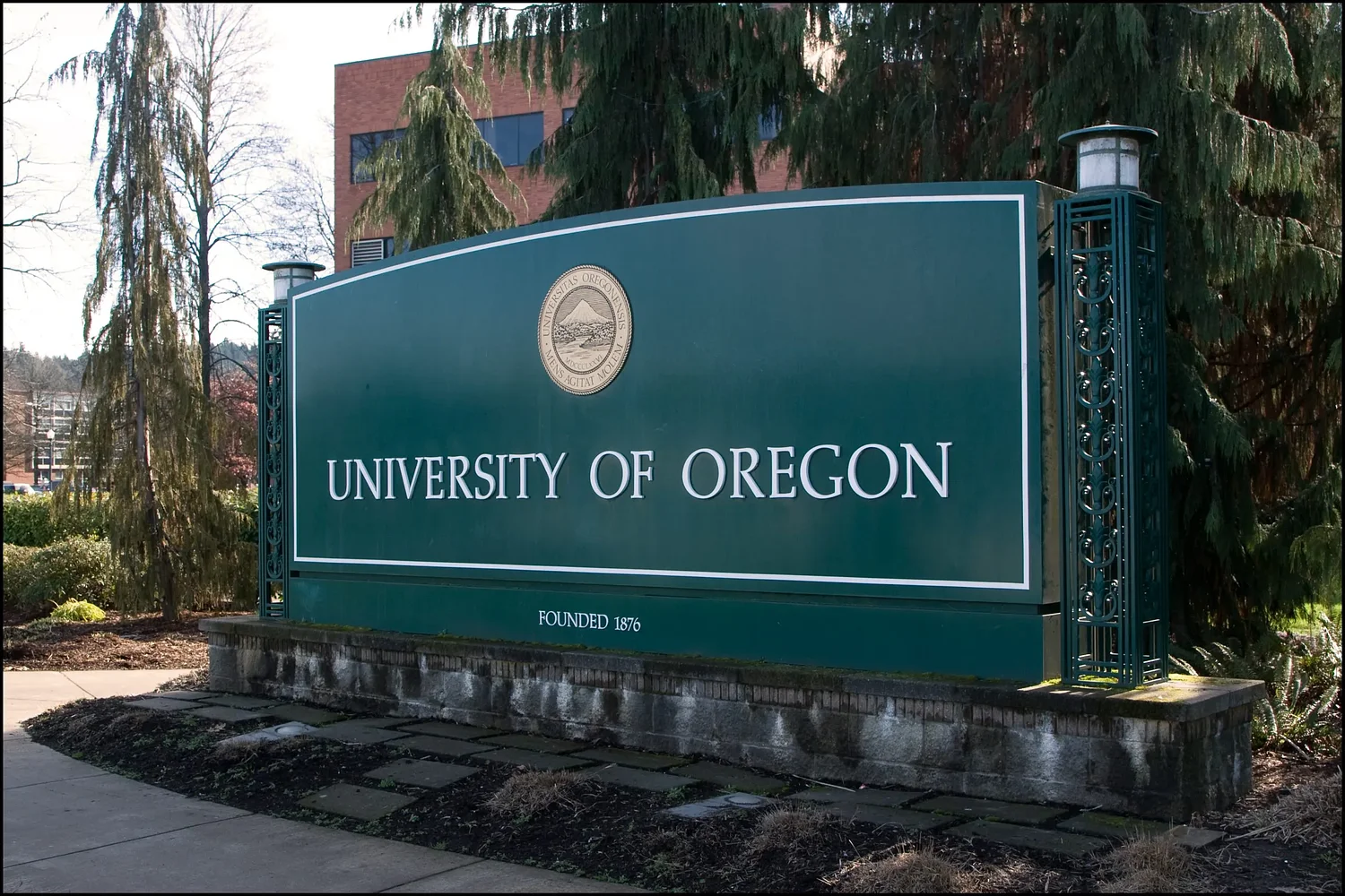 UO says no students known to be in areas under Mideast ‘depart now’ advisory