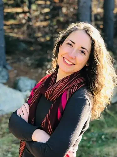 Holistic dietitian Lucy Hutchings empowers women to lose weight and feel better