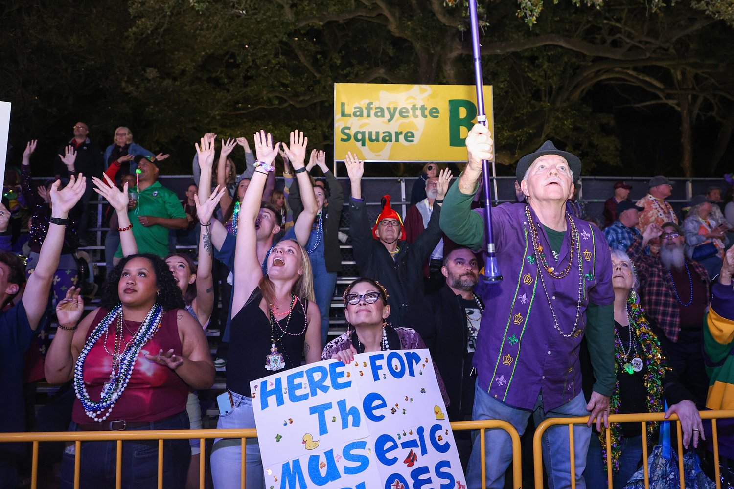 How to get a shoe at the Krewe of Muses parade