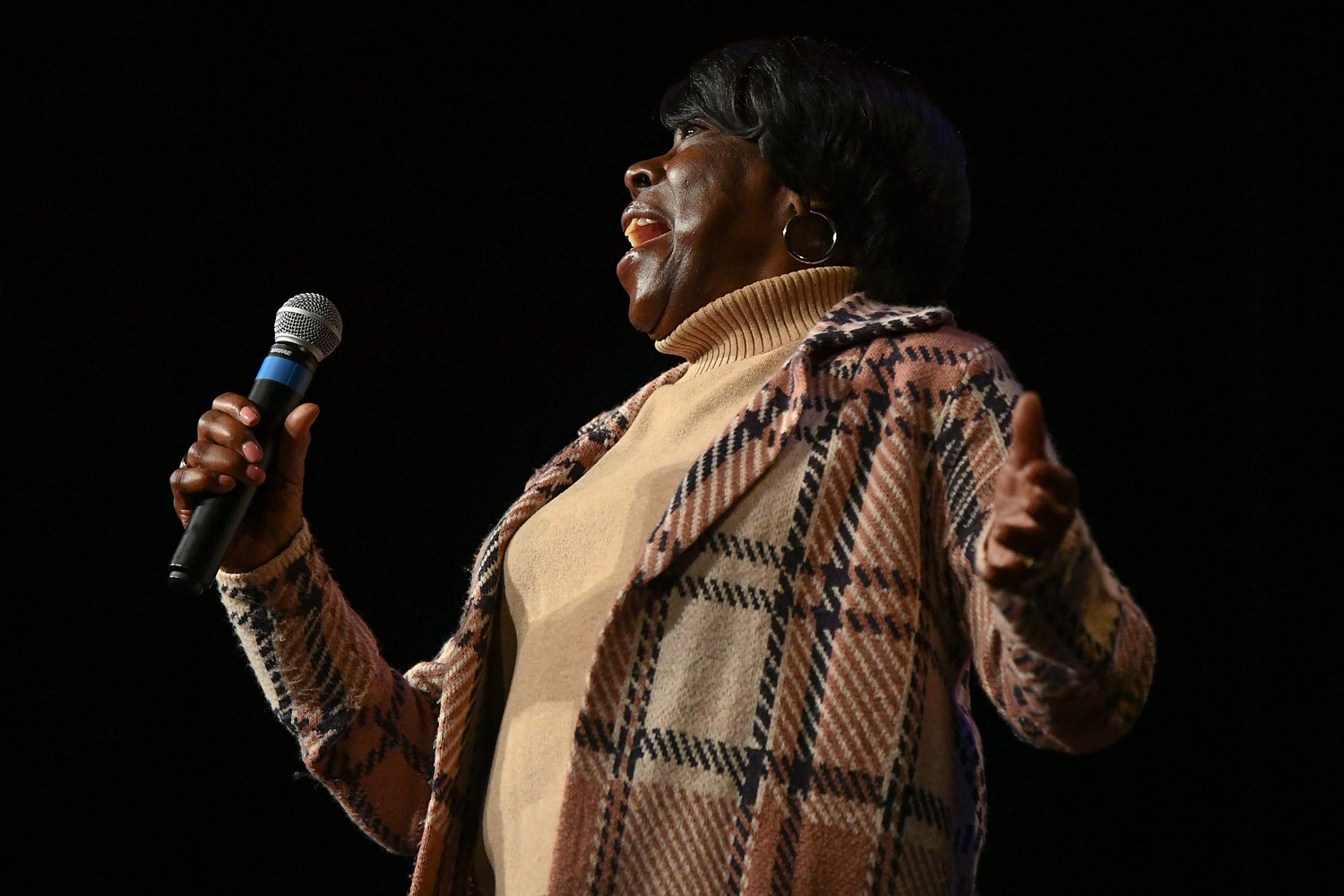 ‘Our purpose is to love one another’: Civil rights leader shares inspiration with 4J students