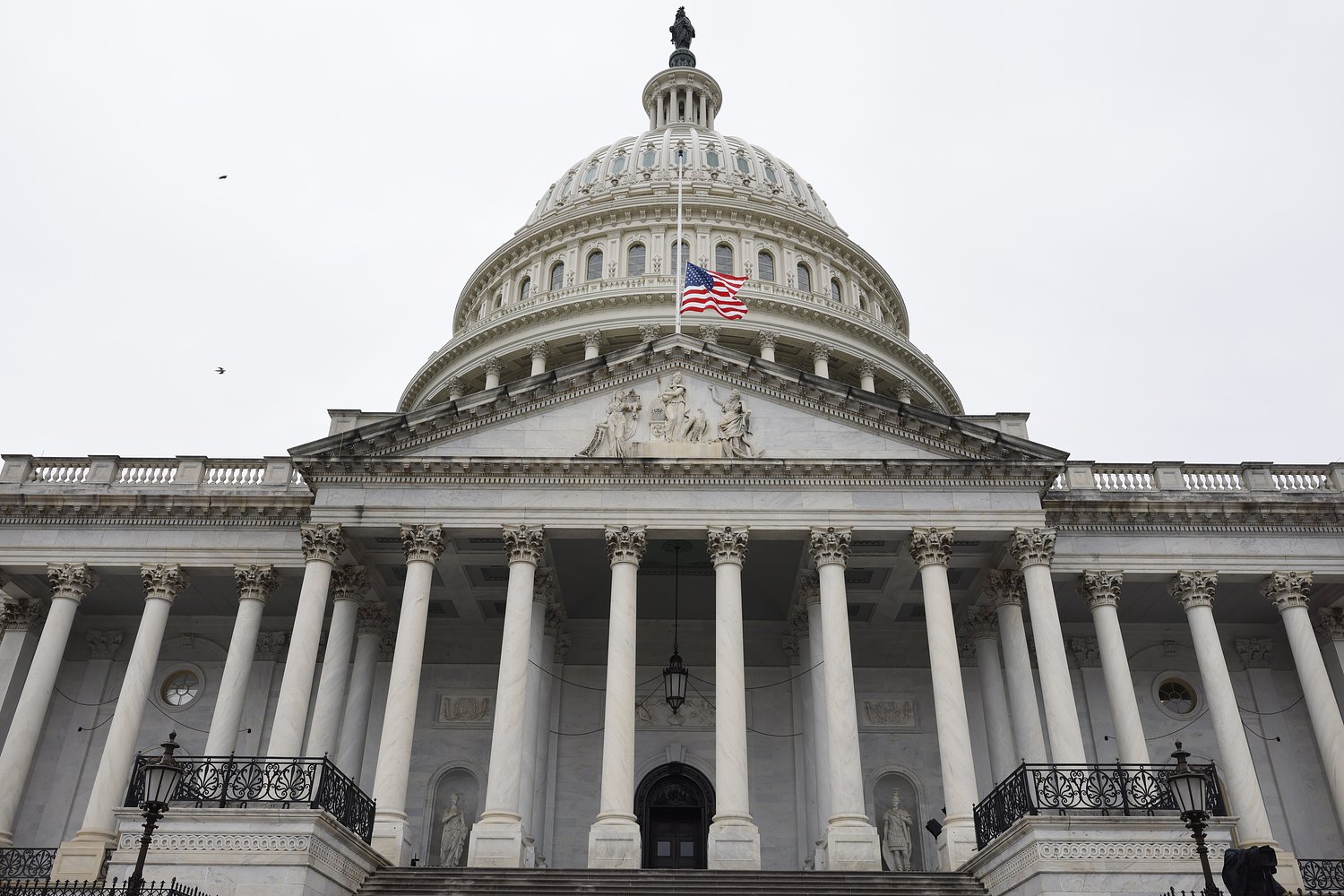Murkowski joins Collins, Paul in voting for seventh Democratic war powers effort