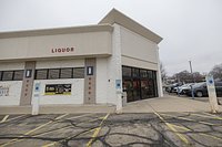 Dixon’s former Snyder’s pharmacy, now 301 North, sold to CGH Medical Center