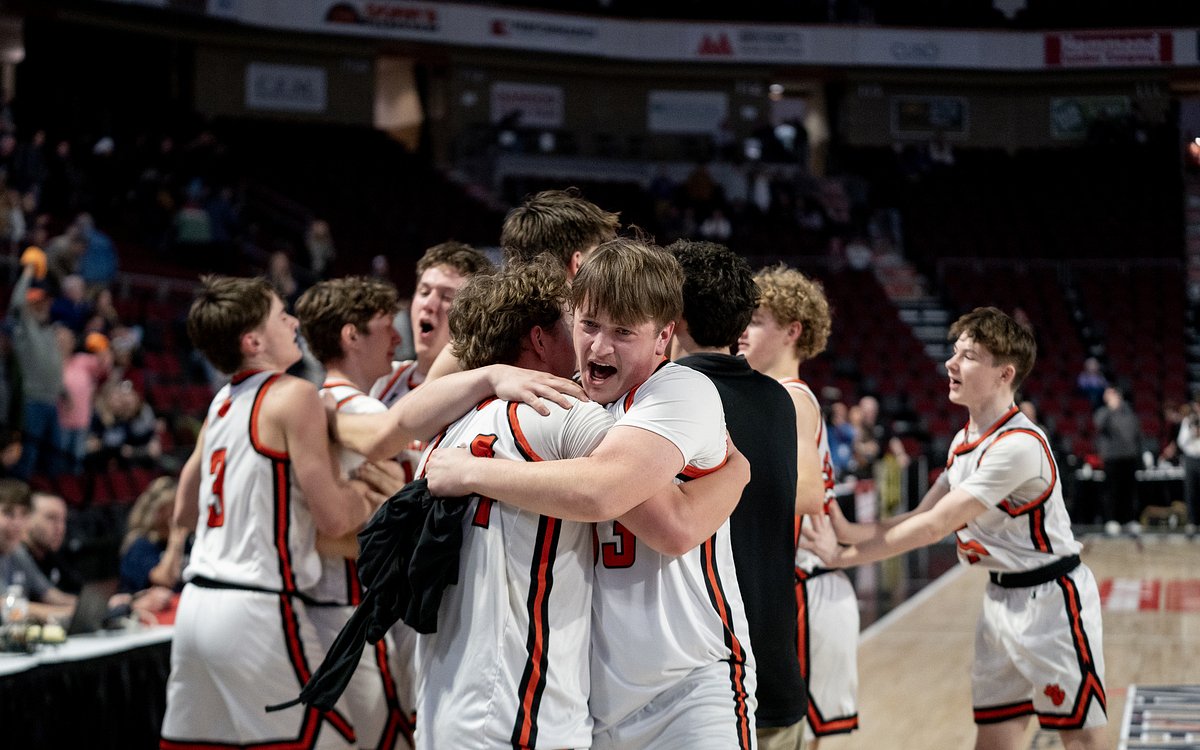 For 1st time ever, Gardiner boys are Maine state basketball champs