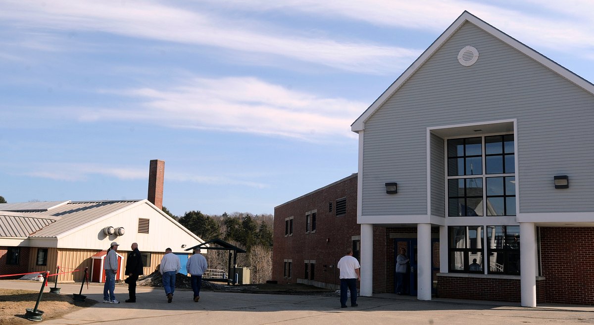 Maine may stop making license plates at prison