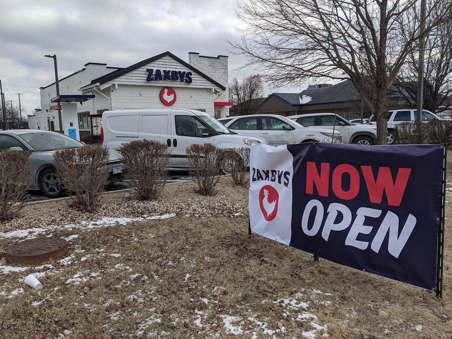 Zaxby’s restaurant in Plainfield offers year of free chicken to first 50 guests in line for grand opening