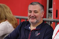 'Spot on': NBA announcer marvels at Phoenix Suns' Ted Cruz look-alike