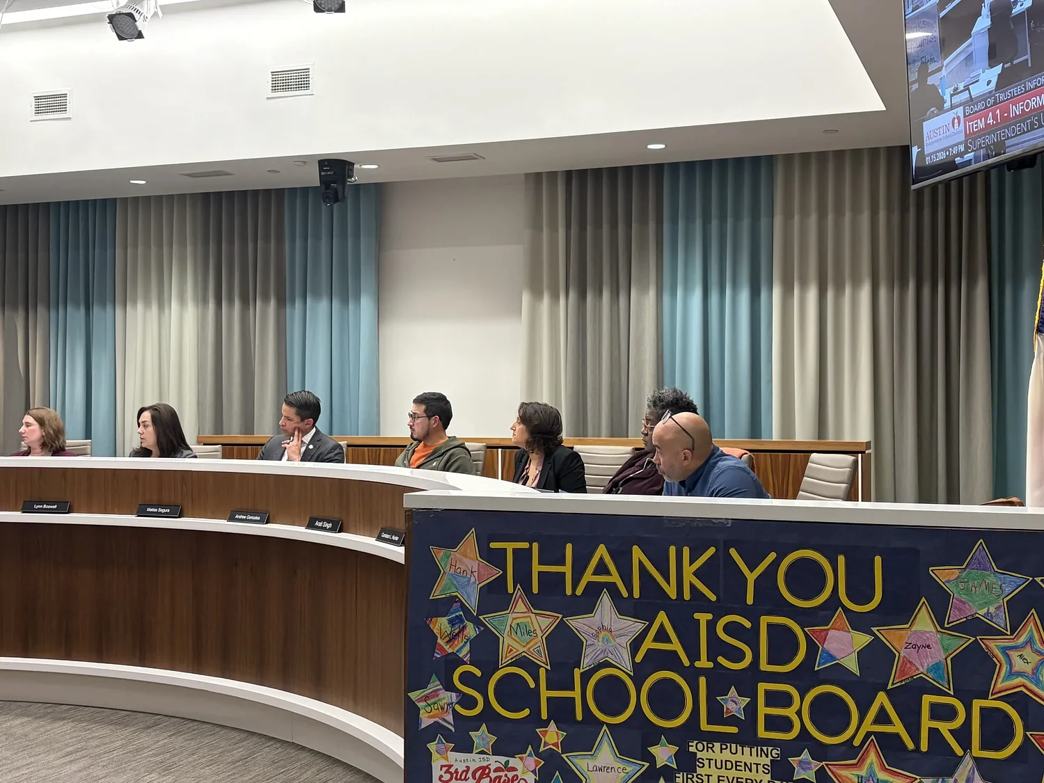 To save district from takeover, AISD will likely cede control of three Austin middle schools