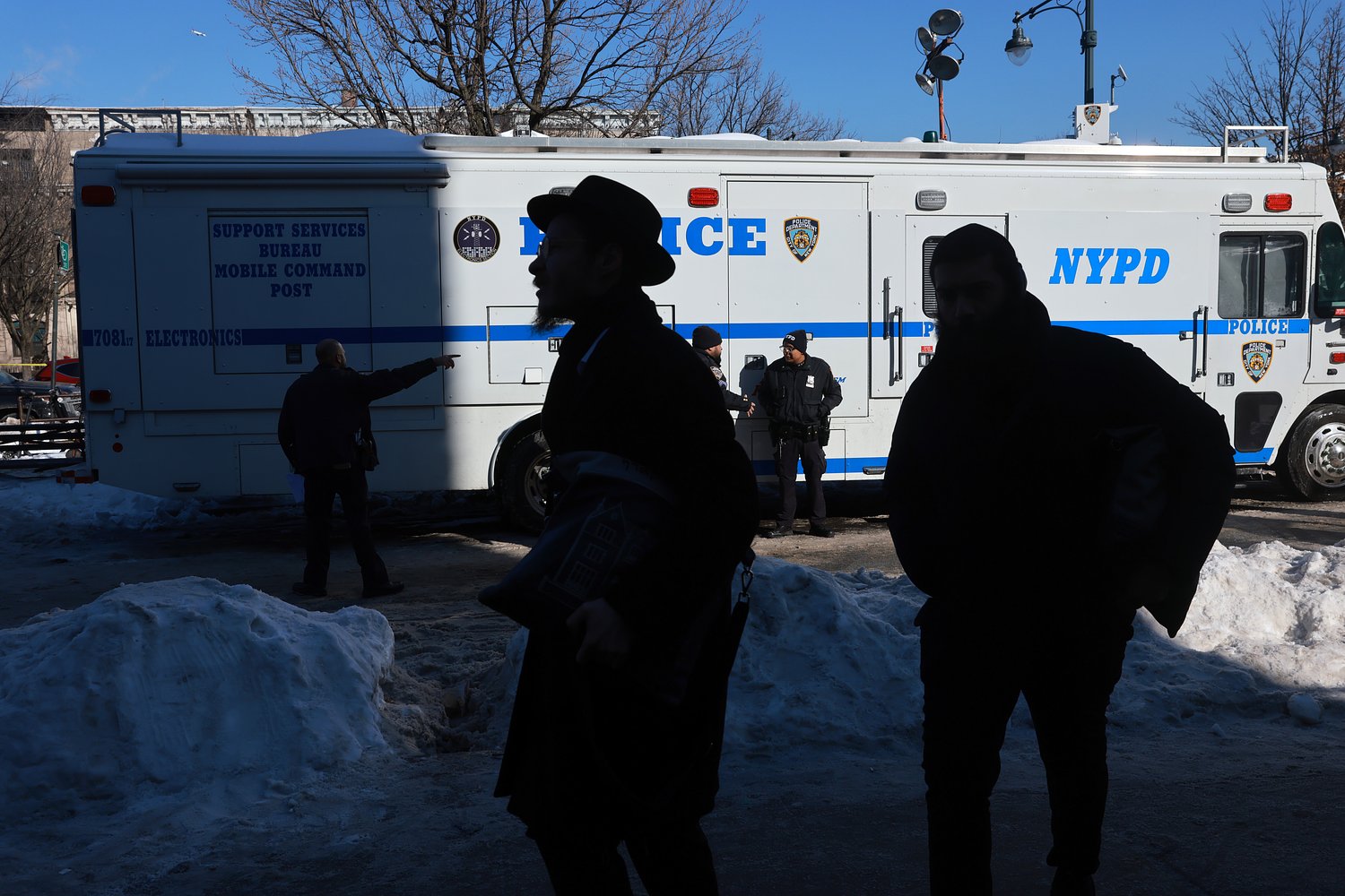 Driver who rammed Chabad Lubavitch headquarters charged with hate crimes