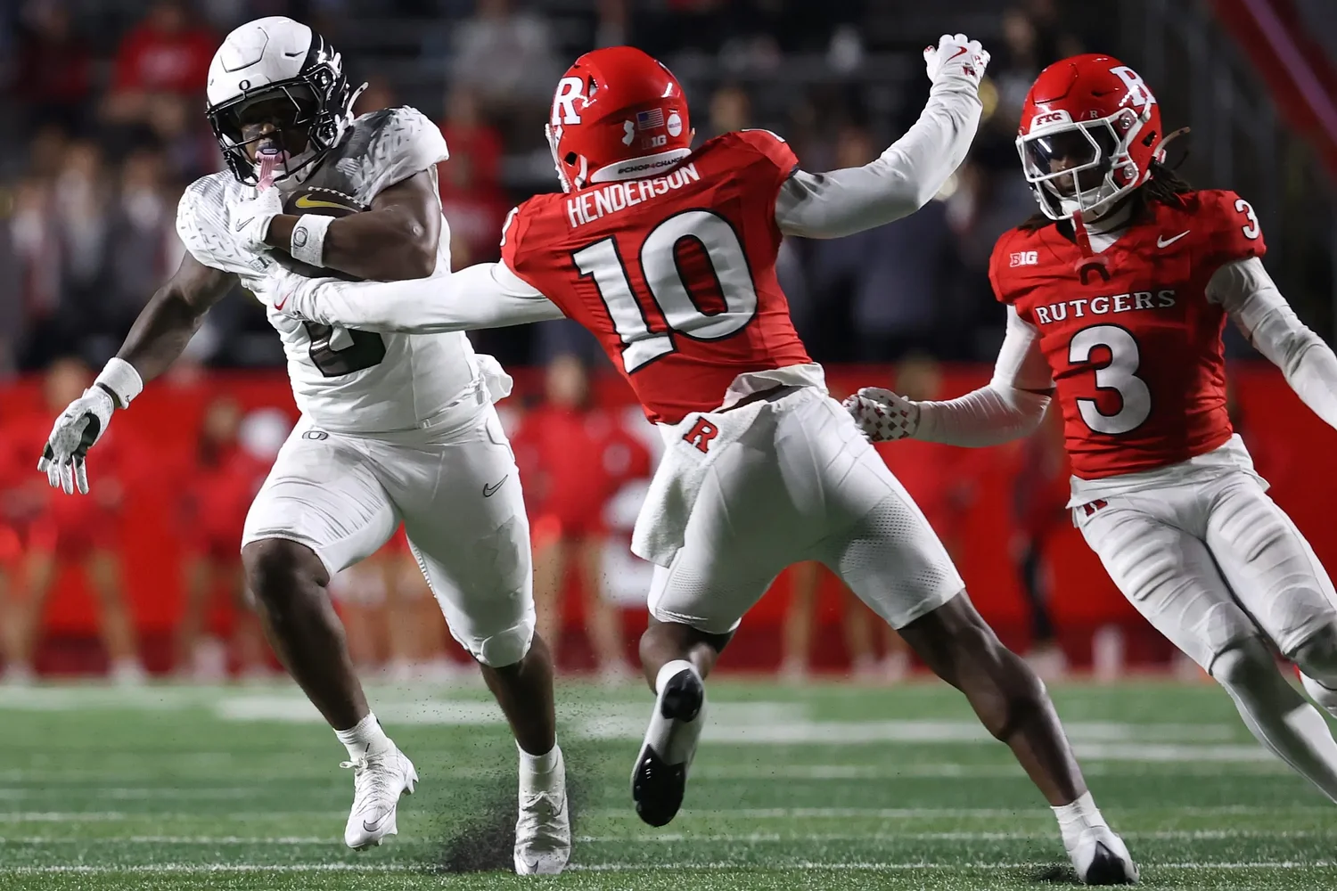 Ducks rediscover their firepower in 56-10 rout of Rutgers