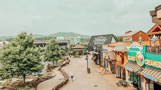 The Ultimate Summer Guide To Gatlinburg & Pigeon Forge