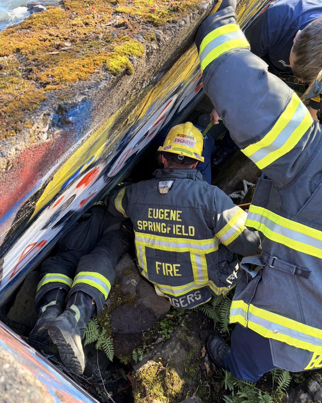 First responders rescue man from crevice along Willamette River