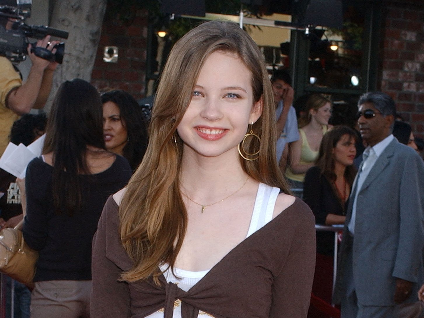 Former child actress dies at 35: ‘Always been a light in my life’