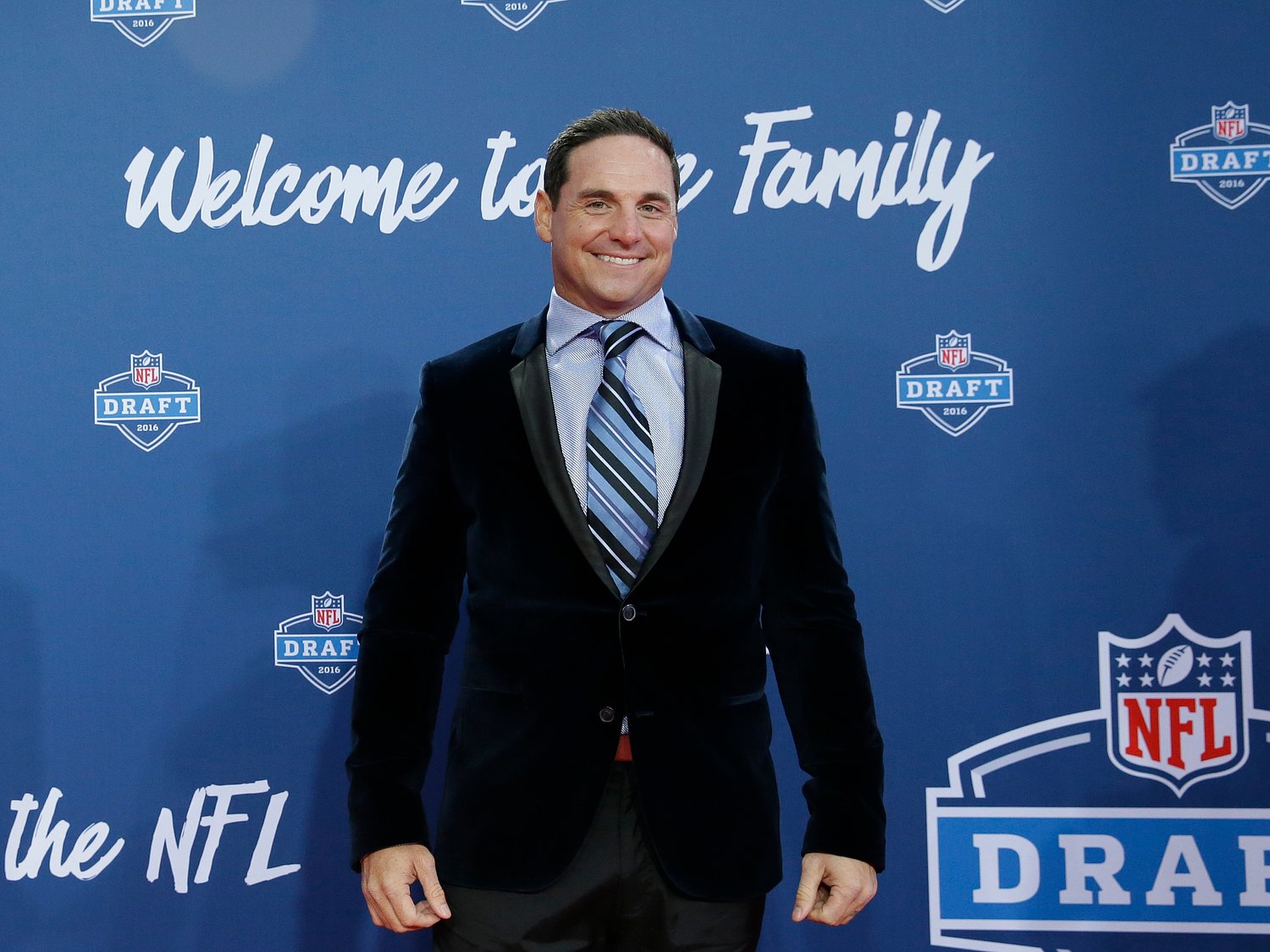 Former NFL star says Democrats picked wrong side of immigration fight