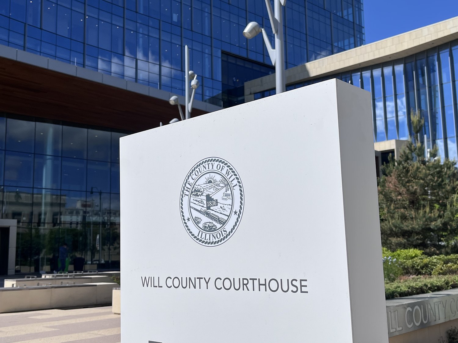 Judge faults crime lab over DNA testing in case linked to Joliet mass shooting