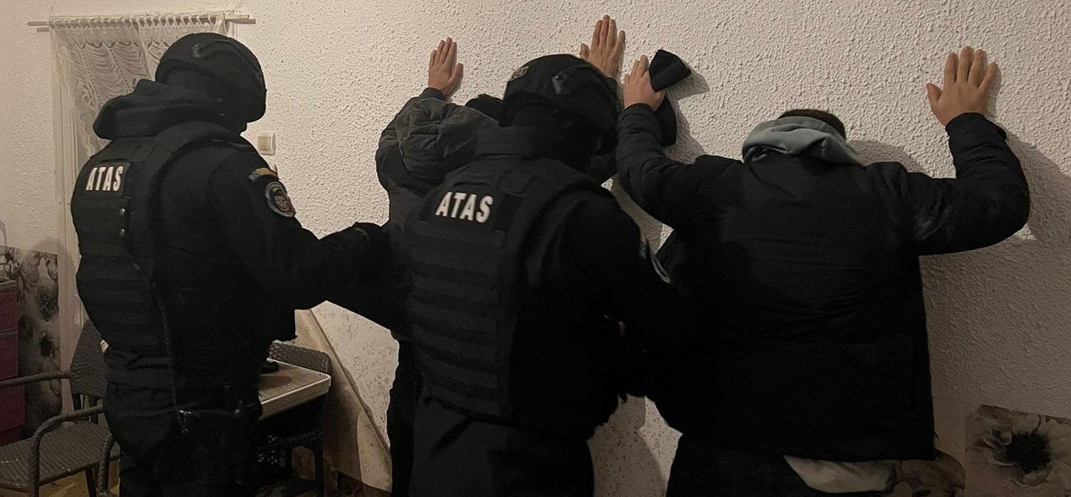 Descinderi în Sibiu și alte 9 județe: rețea de contrabandă cu țigări, destructurată